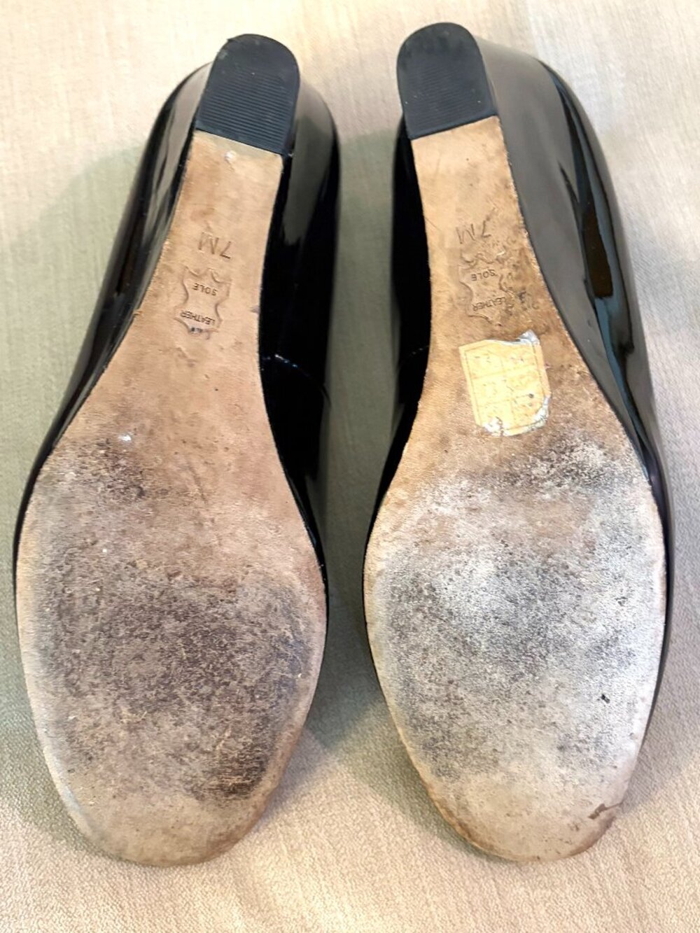 Tory Burch black wedge pump 7M patent leather - Picture 7 of 9